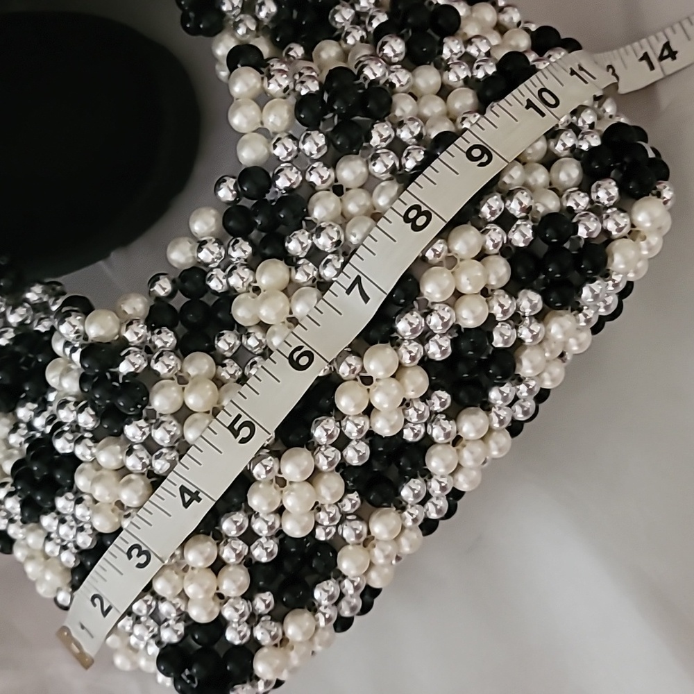 Elegant Black and White Beaded Women's Bag - Picture 8 of 11
